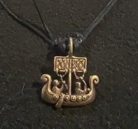 Halskette - Drachenboot - Bronze