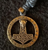 Anhänger - Thor Hammer - Bronze mit Runen-Kreis