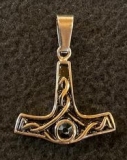 Halskette - Thors Hammer - mit einem schwarzem Stein - Edelstahl